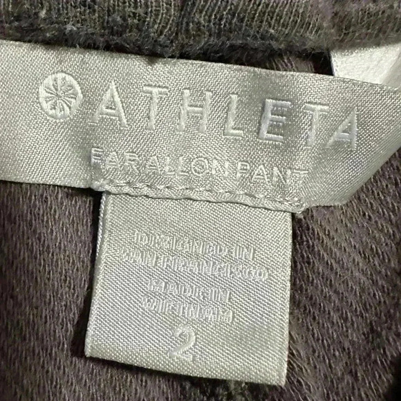 Athleta Farallon Jogger - Camo Print - Size 2 - Picture 9 of 11